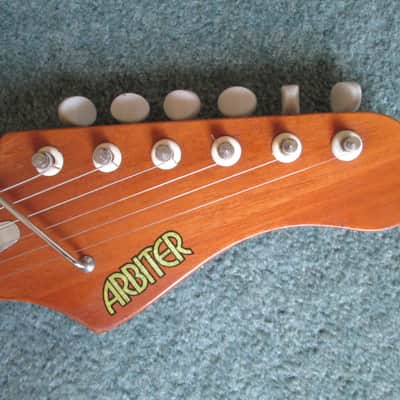 Arbiter SG sixties cream image 5