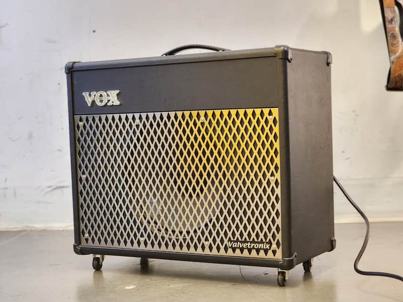 Vox Valvetronix VT50 50-Watt 1x12 Modeling Guitar Combo 2008 - 2010 - Black image 1
