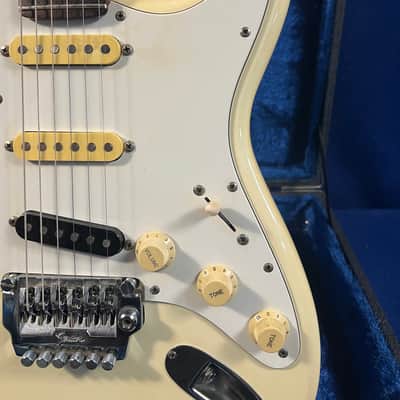 Fender Standard Stratocaster signed By Hughie Thomasson image 4