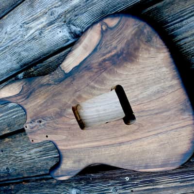 Stratocaster body, walnut image 9