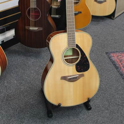 Yamaha FS820 Solid Spruce Top Concert Acoustic Guitar 2010s - Natural image 1