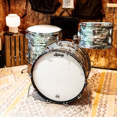 Ludwig Super Classic - 9x13 / 16x16 / 14x22" Drum Set with Keystone Badges 1968 - 1969 - Sky Blue Pearl image 3