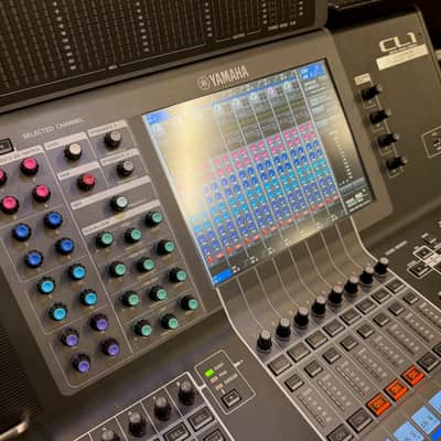 Yamaha CL1 Console w/ R&R road case image 2