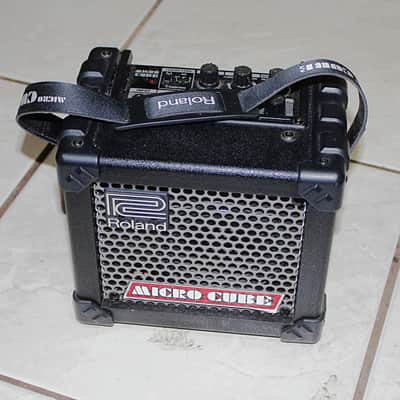 Roland Micro Cube 2-Watt 1x5" Guitar Combo 2004 - 2014 - Black image 2
