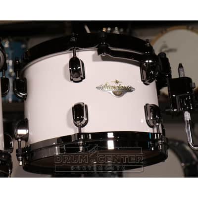 Tama Starclassic Maple 4pc Drum Set Piano White w/Black Nickel Hw image 3