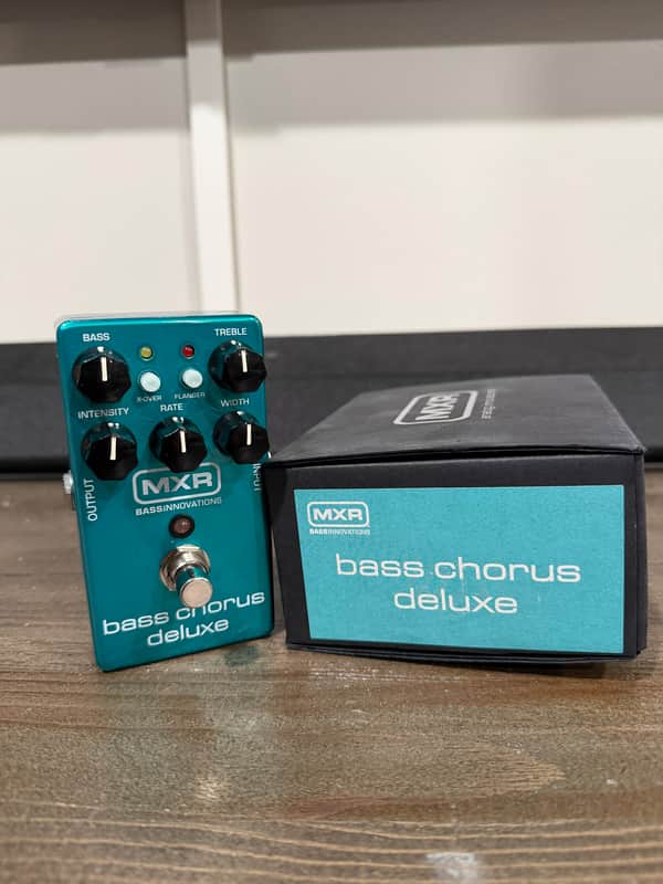 MXR M83 Bass Chorus Deluxe