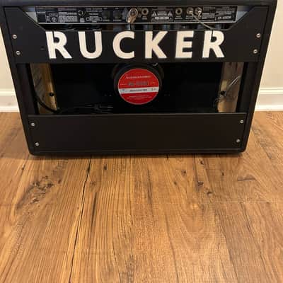 Fender '64 Custom Deluxe Reverb-Amp 2-Channel 20-Watt 1x12" Guitar Combo 2017 - Present - Black image 2