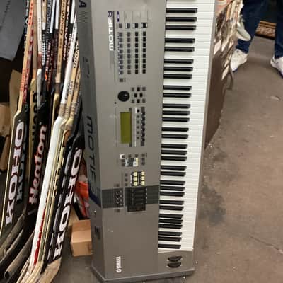 Yamaha Motif 8 Production Synthesizer 2000s - Gray