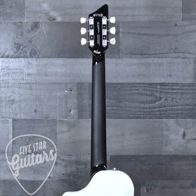 Pre-Owned Supro 1224DBHT Limited Edition David Bowie 1961 Dual Tone Hardtail - White with Hardshell Case image 7