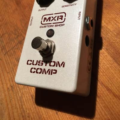MXR CSP202 Custom Comp 2010s White Effectpedal Made in USA image 3