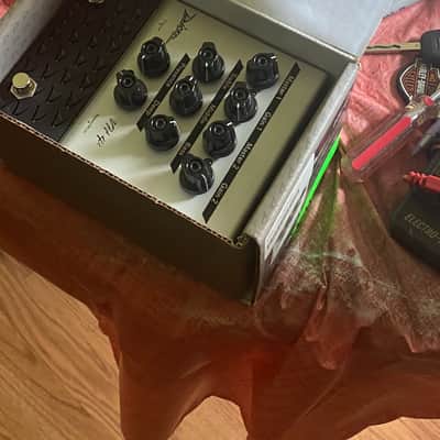 Diezel VH4 2 channel distortion pedal VH4 2000’s? - Silver image 8