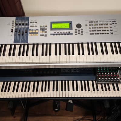 Yamaha ES8 Workstation 88 key Keyboard image 2