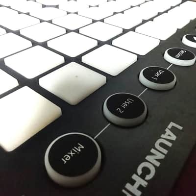 Novation LAUNCHPAD MK1 2018 - BLACK-WHITE ET ORANGE image 5