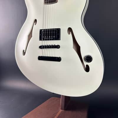 Used Fender Tom Delonge Starcaster Satin Olympic White TSU20329 image 3