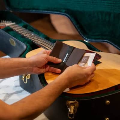 Boveda 2-Way Humidity Control Large Starter Kit For Acoustic Guitar image 2