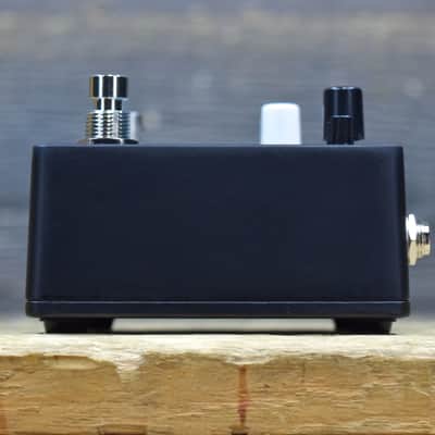 Electro-Harmonix Oceans 12 Dual Independent Stereo Reverb Engines Effect Pedal image 5