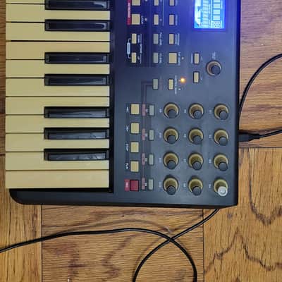 Akai MPK25