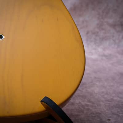 FENDER USA American 52' Vintage Reissue Telecaster "Butterscotch Blonde + Maple" (2003) image 16