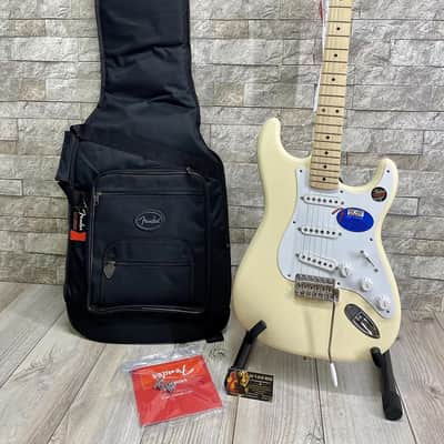 Fender #0139202305 Jimmie Vaughan Tex-Mex Strat, Olympic White, Maple Fingerboard, with Deluxe Gig Bag image 2