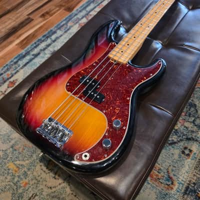 2008 Fender American Standard Precision Bass - 3-Tone Sunburst - w/Hardshell Case image 3