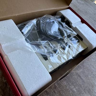 **LIKE NEW-IN BOX-ONE OWNER** Akai MPK Mini MKII 25-Key MIDI Controller 2014 - Present - Black image 2