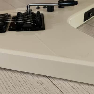 1988-89 Carvin V220 Guitar, Pearl White, OHSC, Kahler, EMG, Vintage 80s-90s image 10