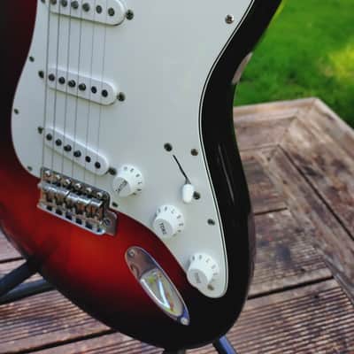 Fender Stratocaster 2003 - 3-Tone Sunburst / Maple Neck image 7