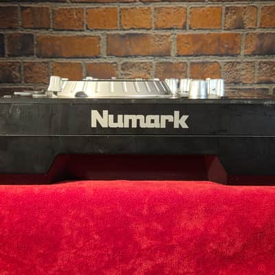 Numark Mixdeck Express DJ Controller image 10