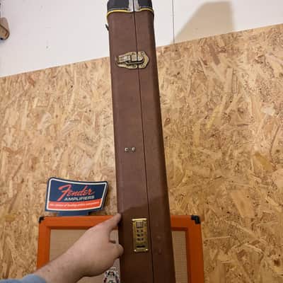 Vintage 1990s Gibson USA Made in Canada Thunderbird Bass Case Brown Pink Lining image 5