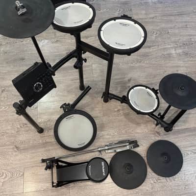 Roland TD-17KVX V-Drums Electronic Drum Kit w/ Mesh Pads, Cymbals, Kick Pedal & Module
