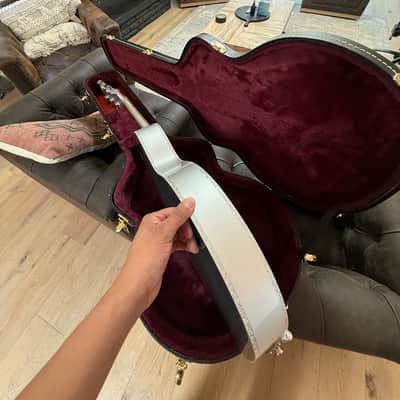 Gretsch G6136T-140 140th Anniversary Double Platinum Falcon 2023 - Present - Two-Tone Stone Platinum / Pure Platinum image 2