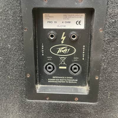 2x Peavey Pro 15 and Stands - Carpeted image 3