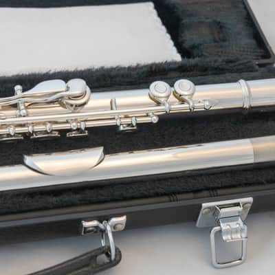 Yamaha YFL-261 Silver-plated Open-Hole Intermediate Flute *Overhauled New Pads image 9