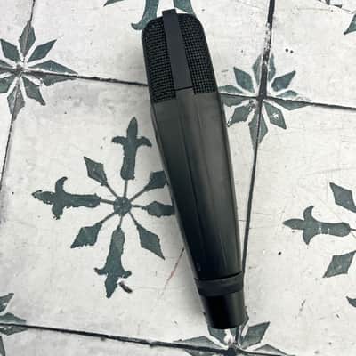 Sennheiser MD 421 II Cardioid Dynamic Microphone image 4