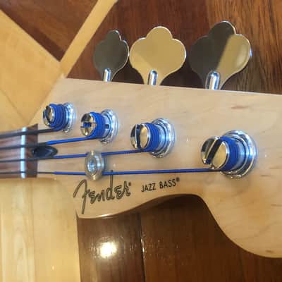 UNPLAYED- 2020/21 Fender Player Fretless Jazz Bass Guitar- Polar White with Pau Ferro Fingerboard image 6