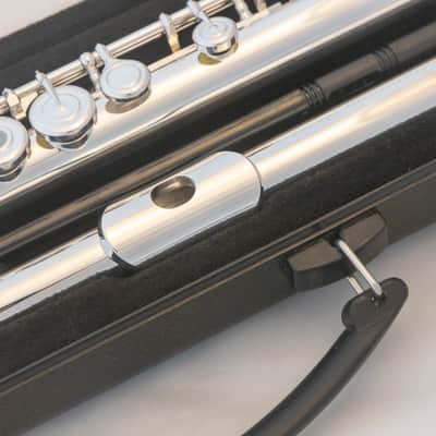 Yamaha YFL-282 Standard Open Hole Flute *Inline G *Cleaned & Serviced *Ready to Play image 4