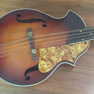 Kay 2 point Venetian Mandolin 1940's - Sunburst image 2