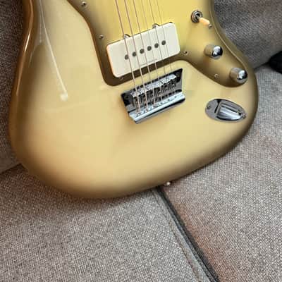 Squier Vintage Modified Baritone Jazzmaster with Rosewood Fretboard 2015 - 2017 - Antigua image 4