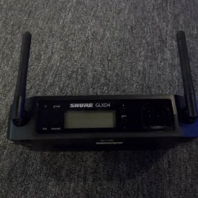 Shure GLXD4/SM58 Wireless Microphone System w/ Hand Held SM 58 *** Open Box image 8