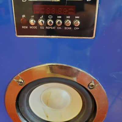 COLLECTOR BUD LIGHT SPEAKER TOWER IPOD / IPHONE / SD / USB / DVD / CD CONNECTORS image 2