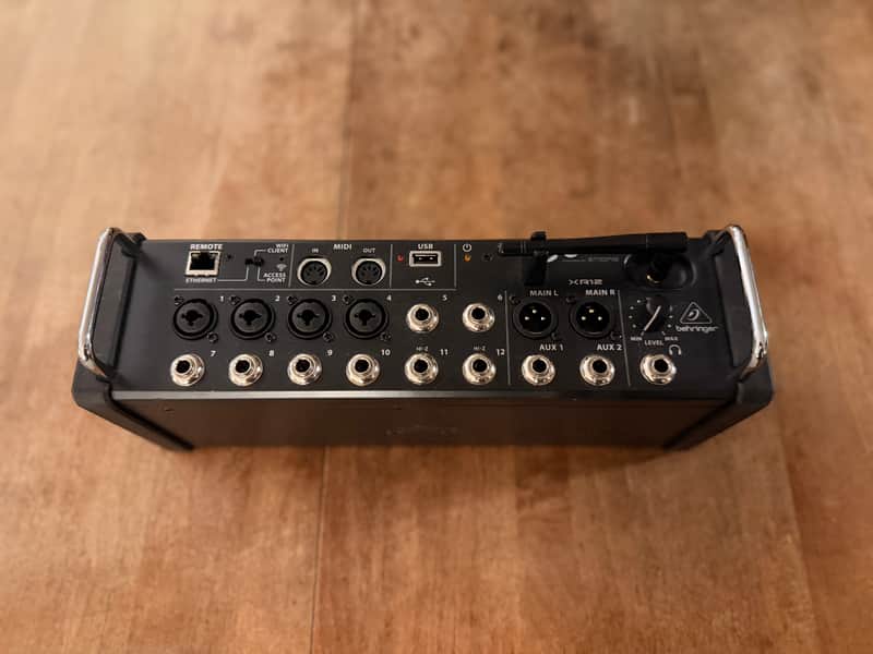Behringer X Air XR12 12-Input Tablet-Controlled Digital Mixer 2015 - Present - Black image 1