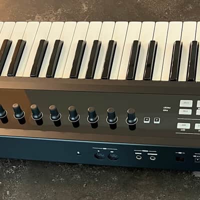 Native Instruments Komplete Kontrol S49 (Mk I) - Black image 2