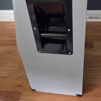 Marshall Studio Jubilee 2536A "Silver Jubilee" 140-Watt 2x12" Angled Guitar Speaker Cabinet 2015 - Present - Silver image 4