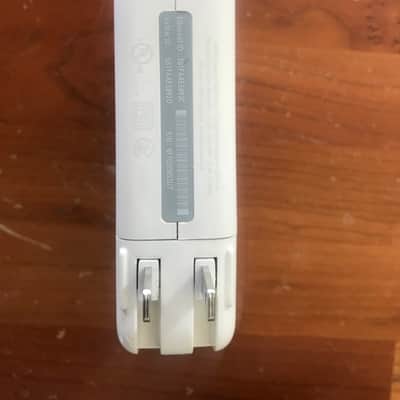 Apple AirMac Express Circa 2010 - White image 3