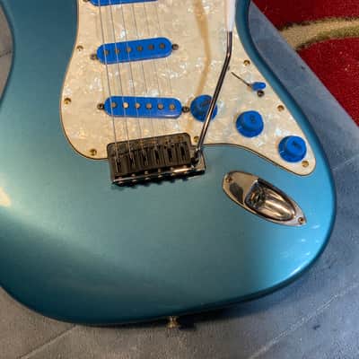 Fender Powerhouse Stratocaster with Rosewood Fretboard 1998 - 2001 - Lake Placid Blue image 2