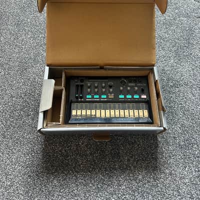 Korg Volca FM Digital FM Synthesizer/Sequencer Black