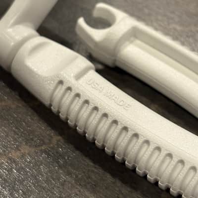 D’Addario Pro-Winder String Winder, Cutter & Bridge Pin Puller - White - USA Made image 3