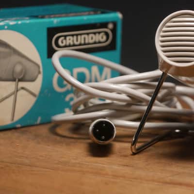 Grundig GDM 310 vintage microphone image 2