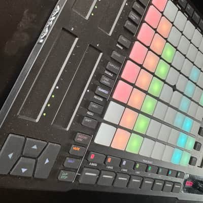 Akai APC64 MIDI Controller 2023 - Present - Black imagen 3