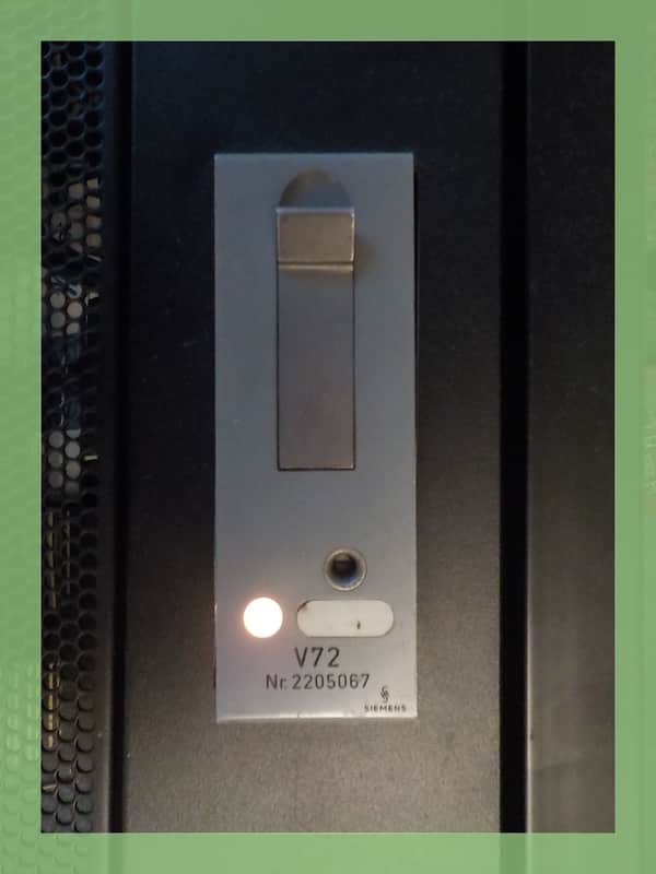 Siemens V72 - Racked image 1